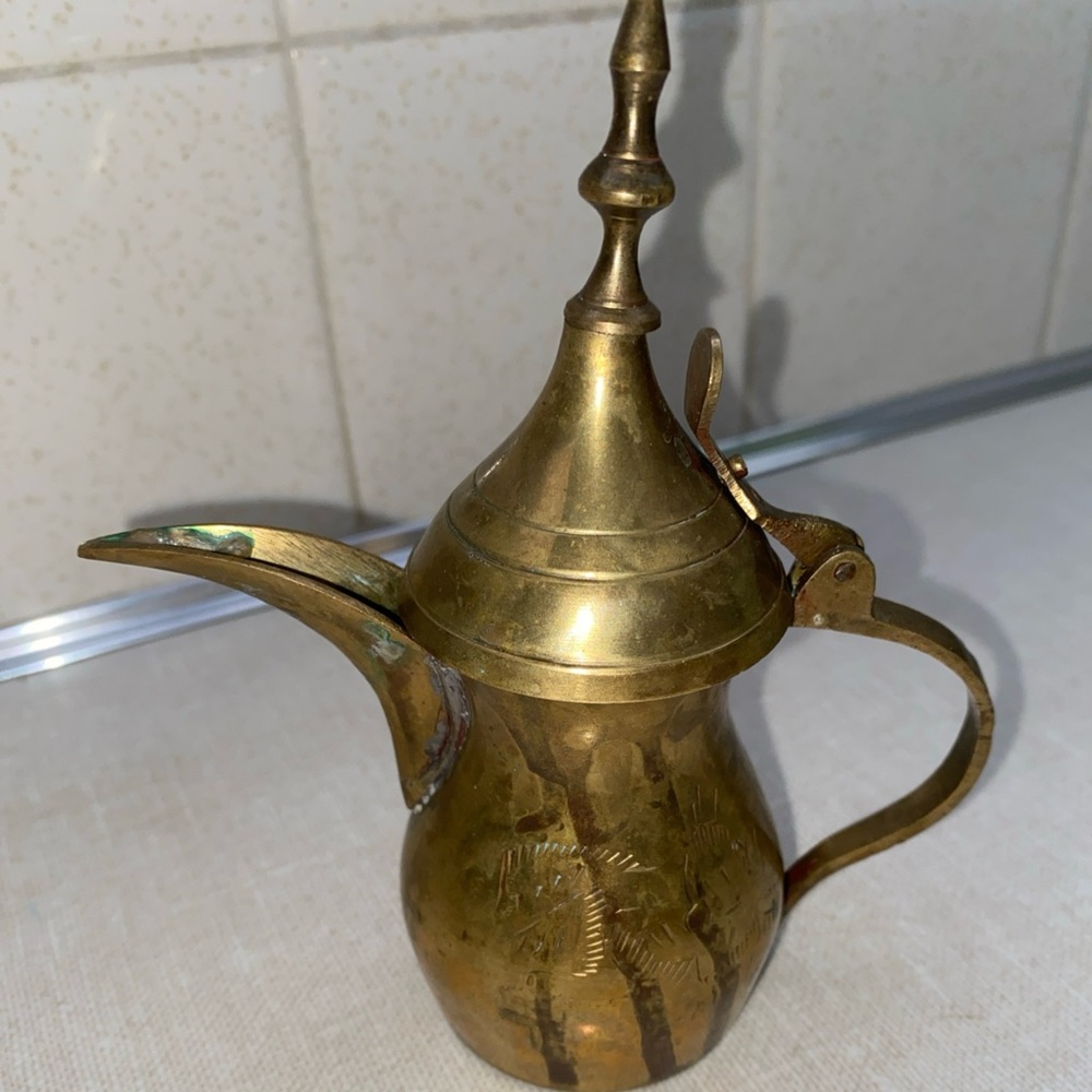 VINTAGE BRASS DALLAH ARABIC‎ MIDDLE EASTERN SMALL COFFEE POT / CREAMER